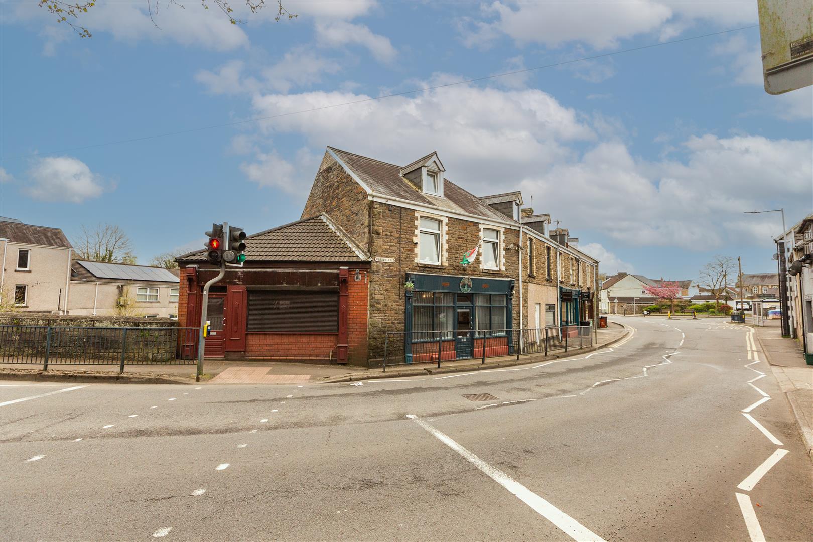 Hebron Road, Clydach, Swansea, SA6 5EJ